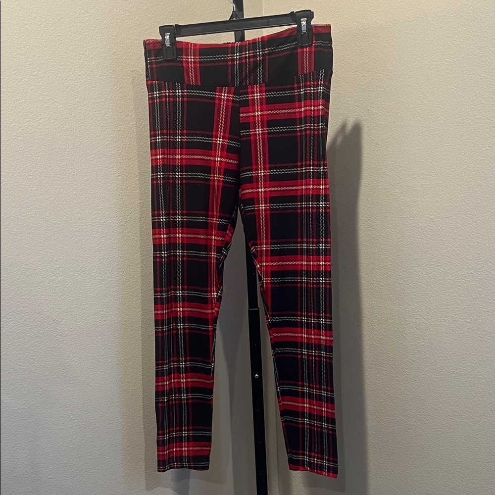 No Boundaries Red and Black Plaid Leggings NWOT